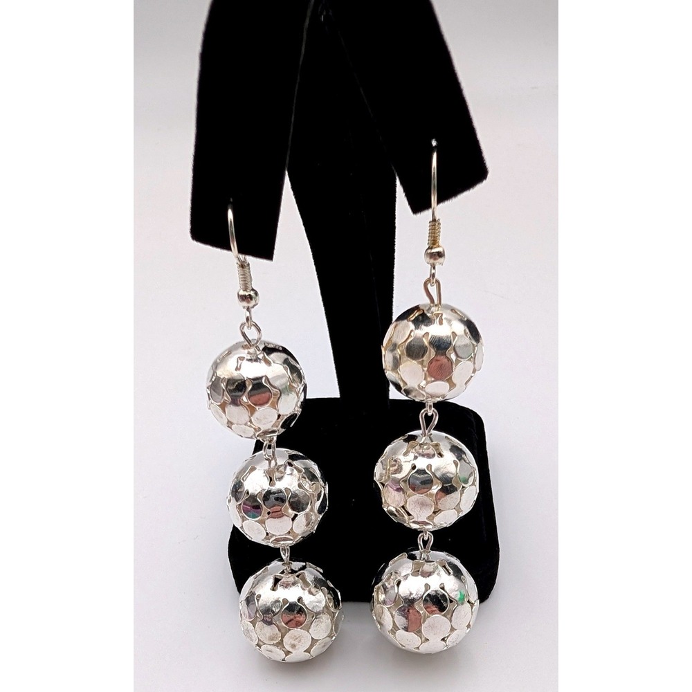 Silver Tone Graduated Triple Sphere Drop Earrings Hammered Disc Texture Dangle